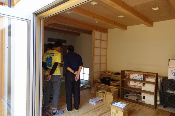 お引き渡し．．．