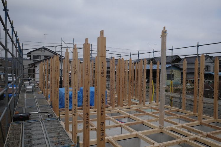 「にれぎのひらや」建て方．．．