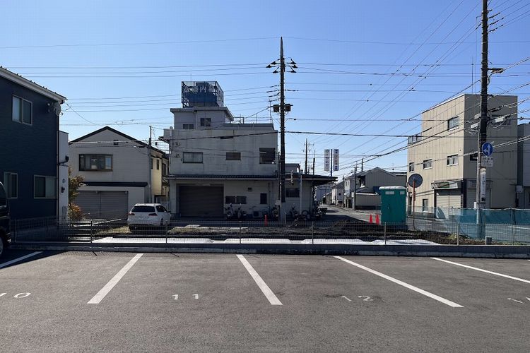 基礎工事始まってます．．．