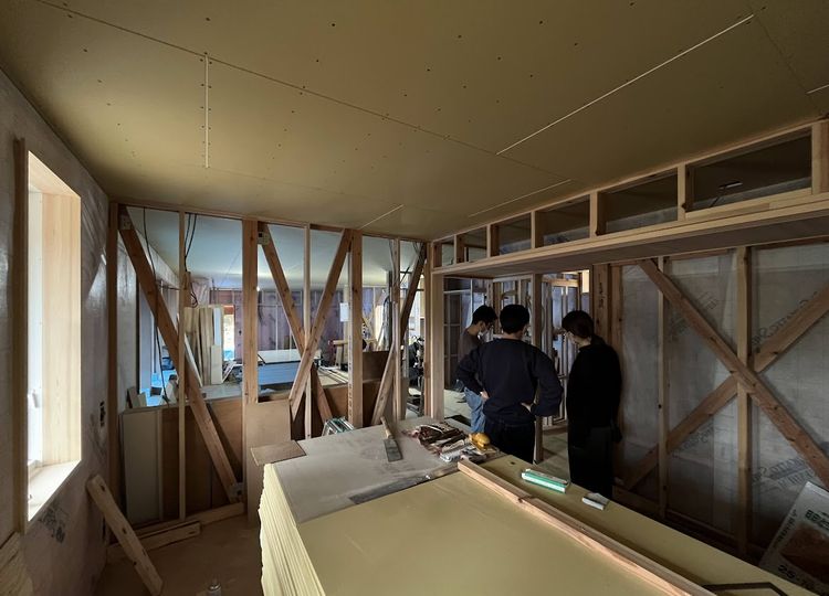 現場定例と天井納まり．．．