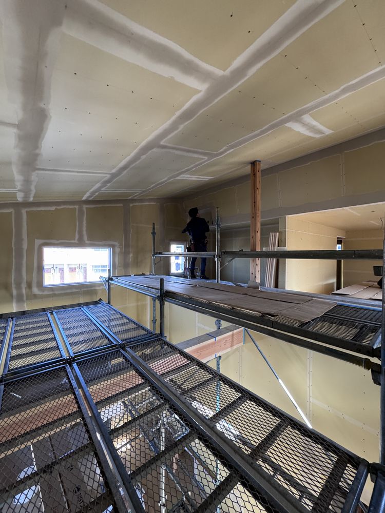 内装仕上工事に入る。