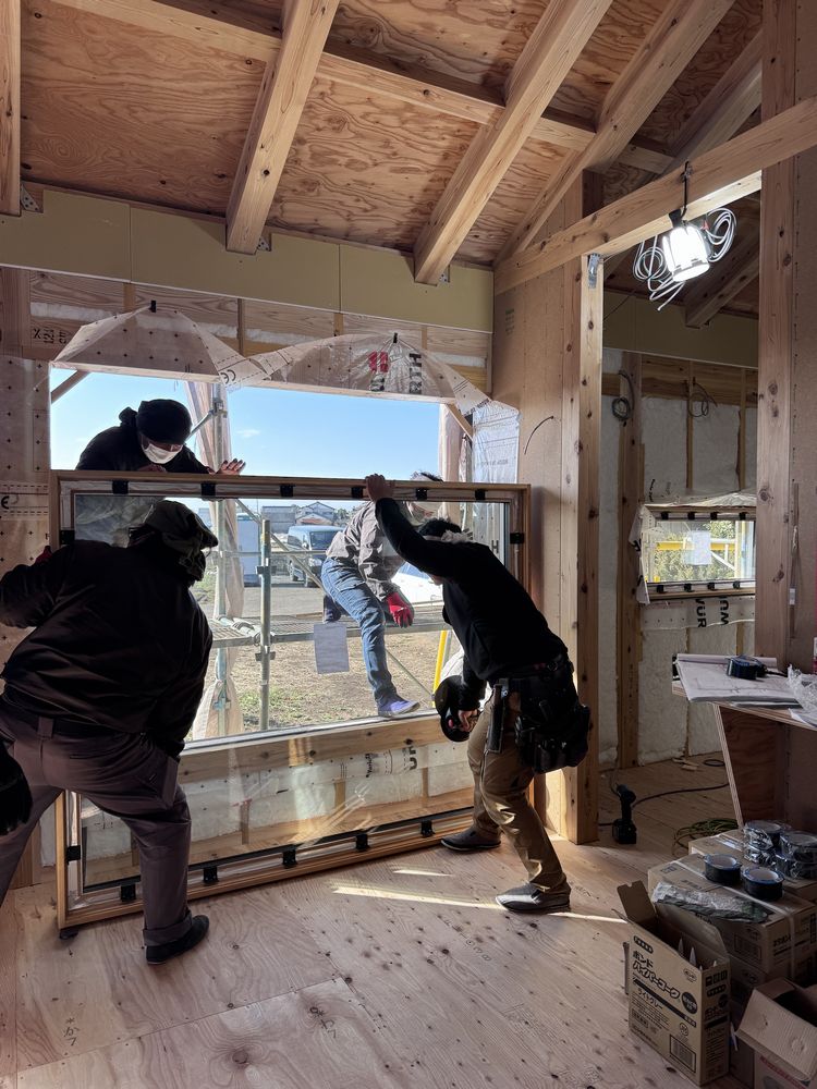 木製サッシ取付。